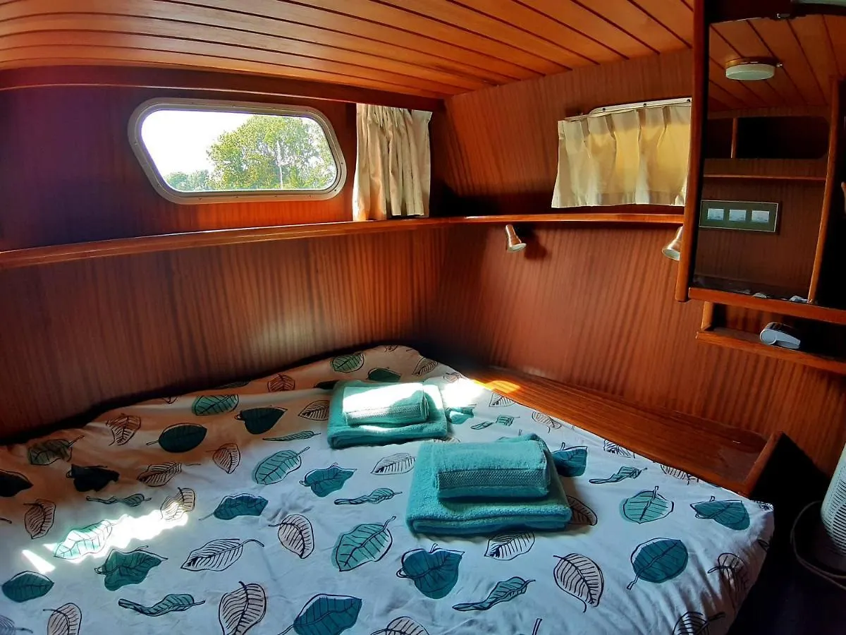Hotel Motor Yacht Amstelle Amsterdam 0*,